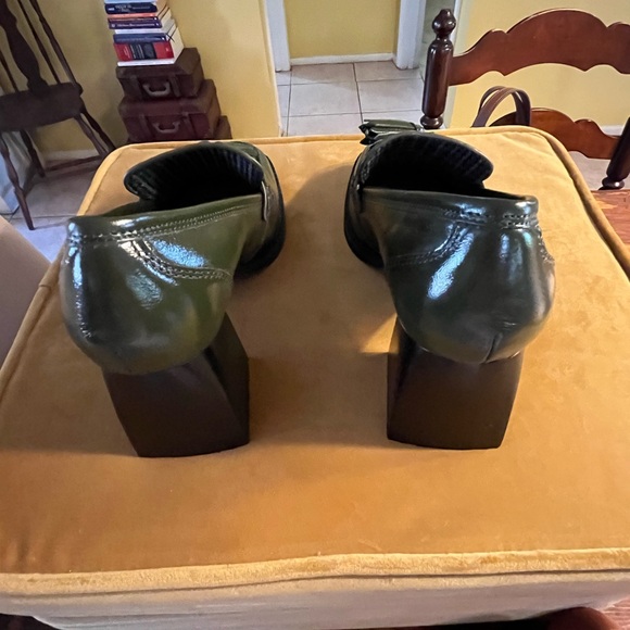 Antonio Melani Bailee leather loafers size 8, olive green. Block 3” heels, new. - Picture 3 of 4